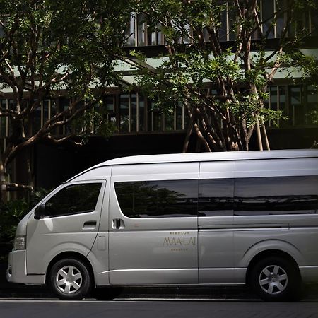 Отель Kimpton Maa-Lai Bangkok By Ihg Экстерьер фото Toyota HiAce