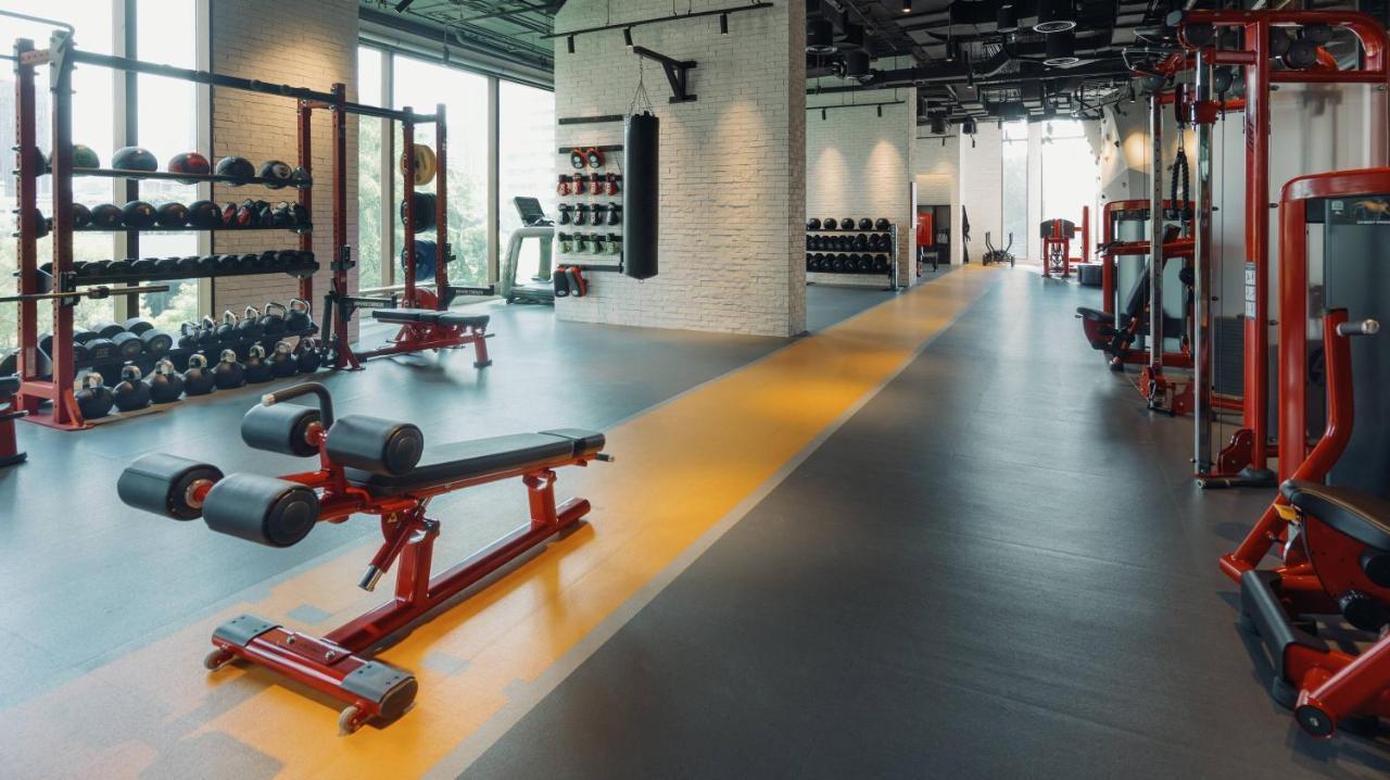 Отель Kimpton Maa-Lai Bangkok By Ihg Экстерьер фото The gym at the hotel