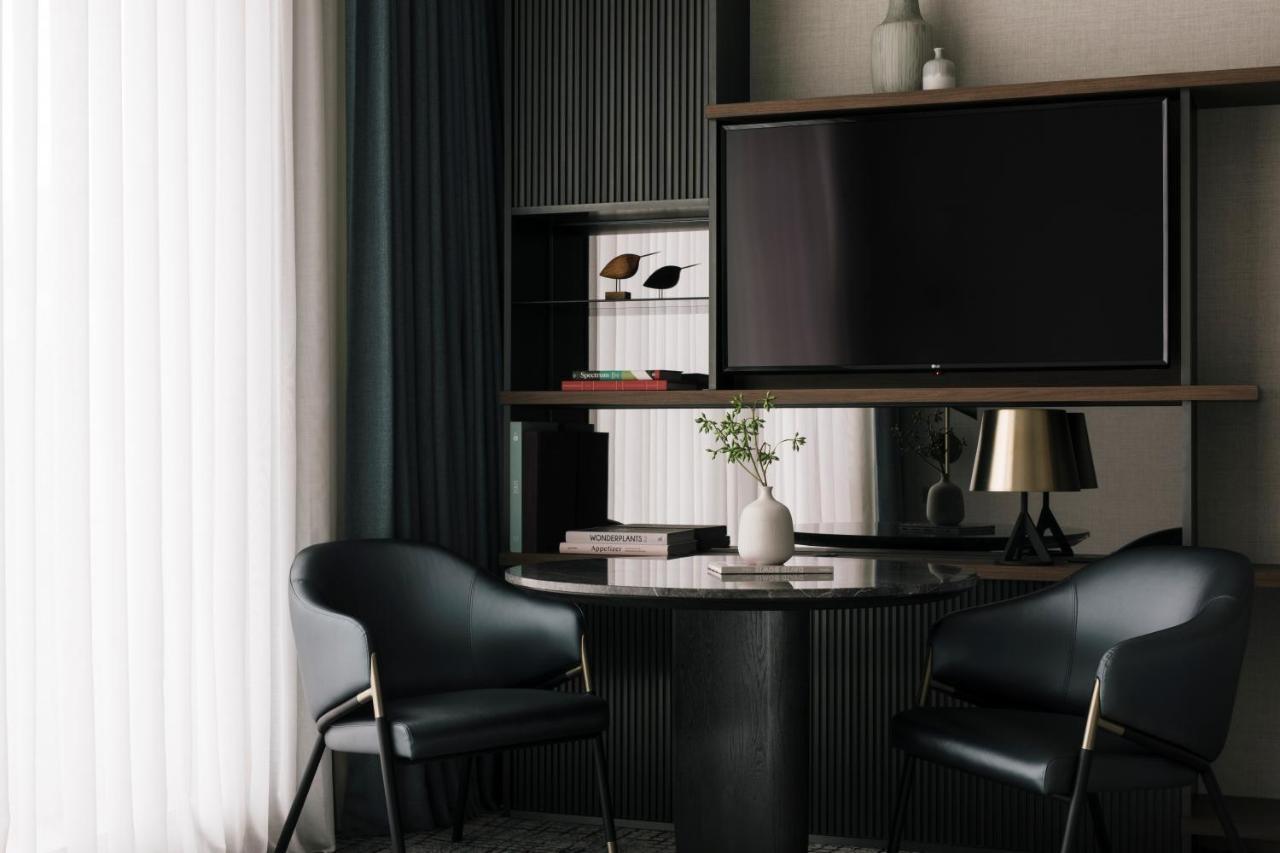 Отель Kimpton Maa-Lai Bangkok By Ihg Экстерьер фото A 3D rendering of a living room
