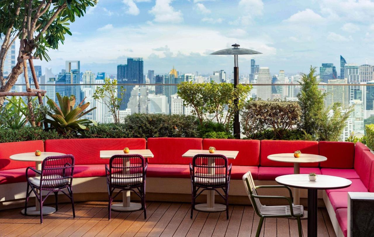 Отель Kimpton Maa-Lai Bangkok By Ihg Экстерьер фото The rooftop bar at the hotel