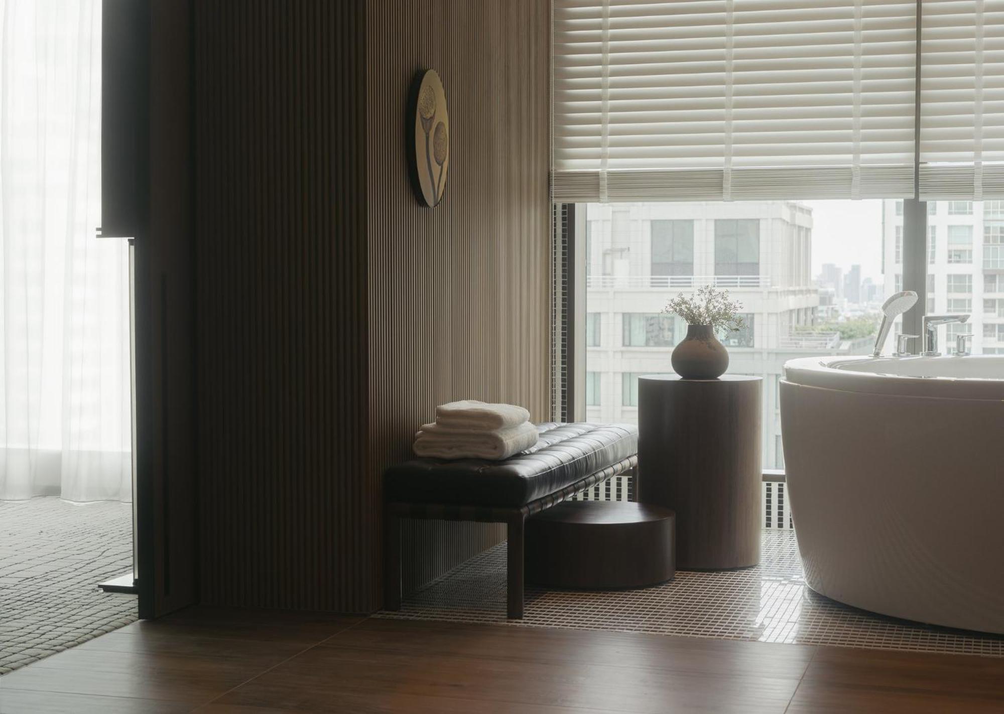Отель Kimpton Maa-Lai Bangkok By Ihg Экстерьер фото Bathroom